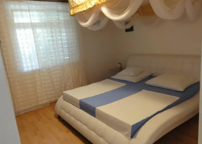 公寓 Croatia Borik Family With Garten View Number 2 扎达尔